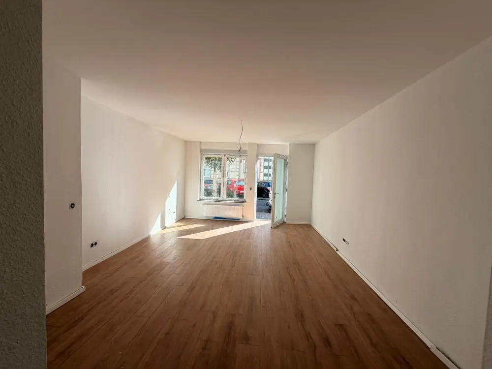 Frisch sanierte 1,5-Zimmer Wohnung inkl. EBK in zentraler Lage in Krefeld