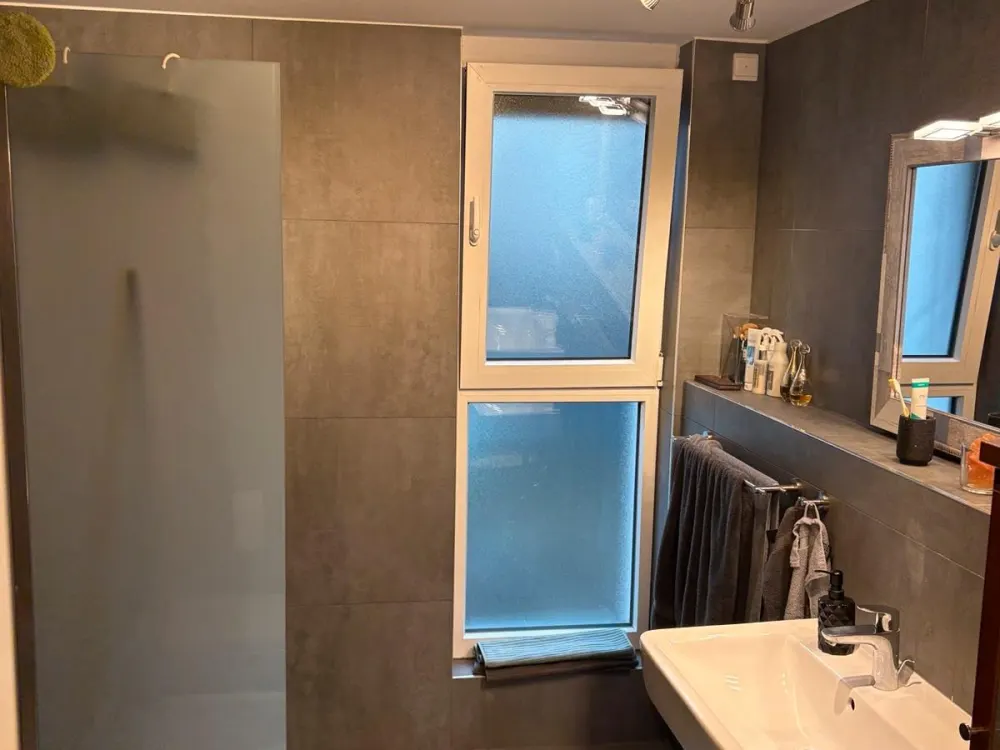 Neuwertige 2- Zimmer Wohnung mit Balkon & Einbauküche in Odenthal