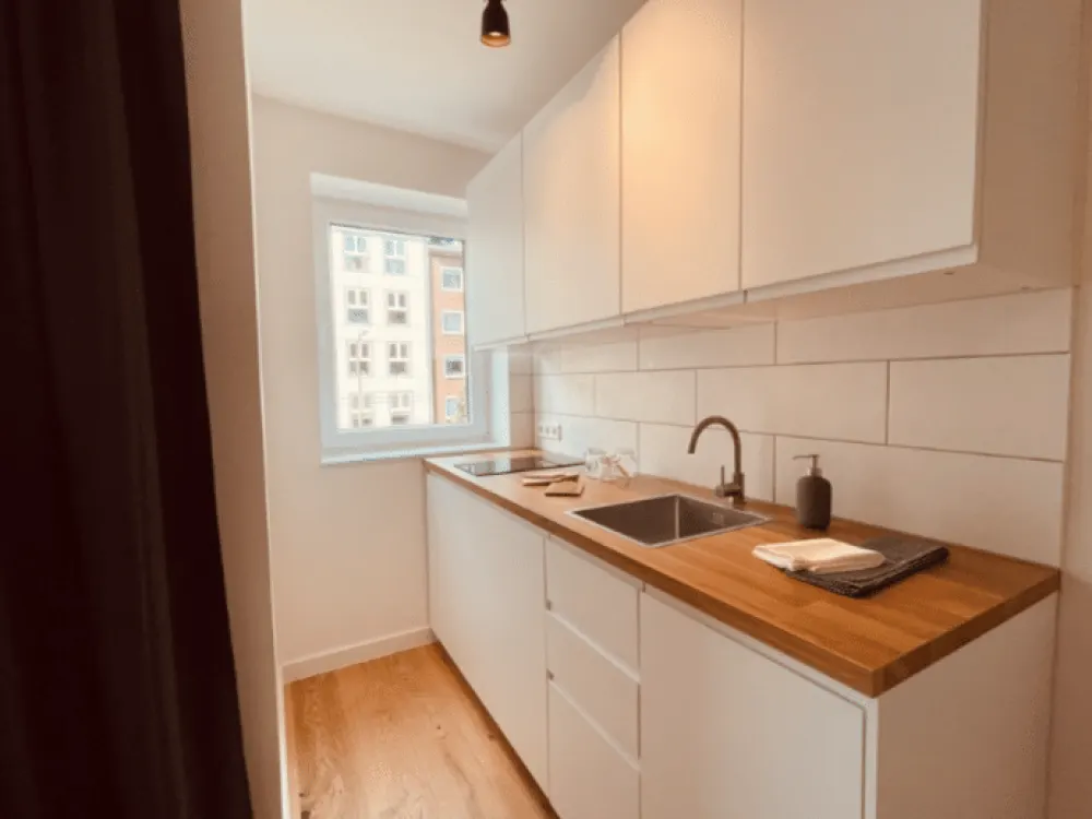 Hochwertig sanierte & möblierte Wohnung mit Balkon - fußläufig in die Innenstadt