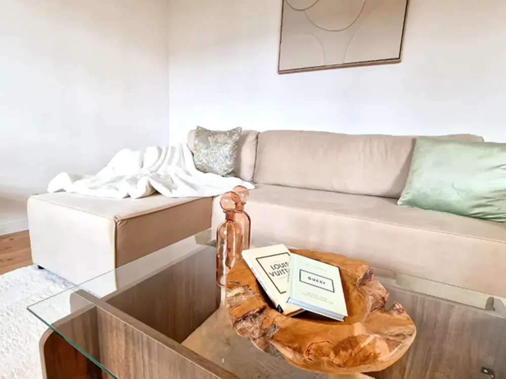 ALL INCLUSIVE MIETE: Möblierte, komplett ausgestattete 3-Zi-Whg mit Balkon in TOP Lage!