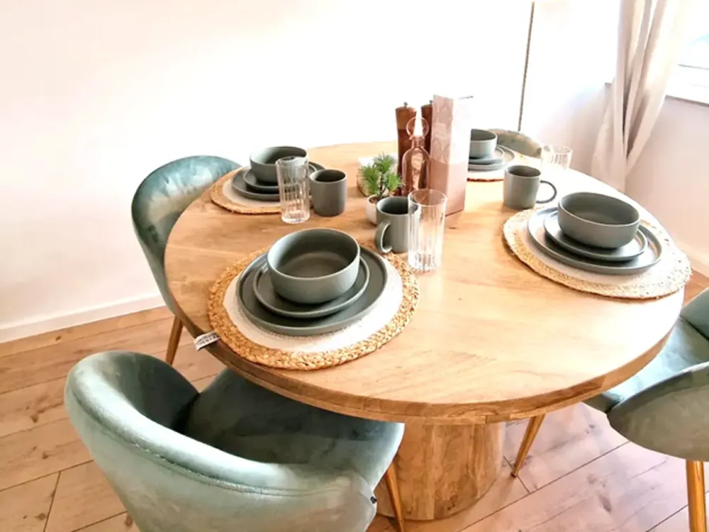 ALL INCLUSIVE MIETE: Möblierte, komplett ausgestattete 3-Zi-Whg mit Balkon in TOP Lage!