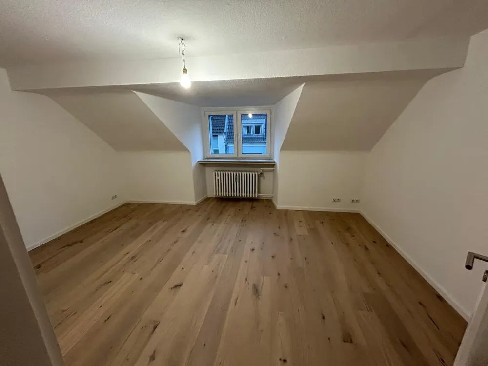 67qm 2,5 Zimmer Dachgeschosswohnung mit Küche in Köln Lindenthal Uninähe