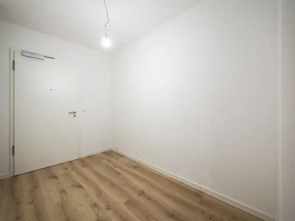 شقة في الطابق السفلي مجددة بالكامل في حي Nauwieser Viertel!