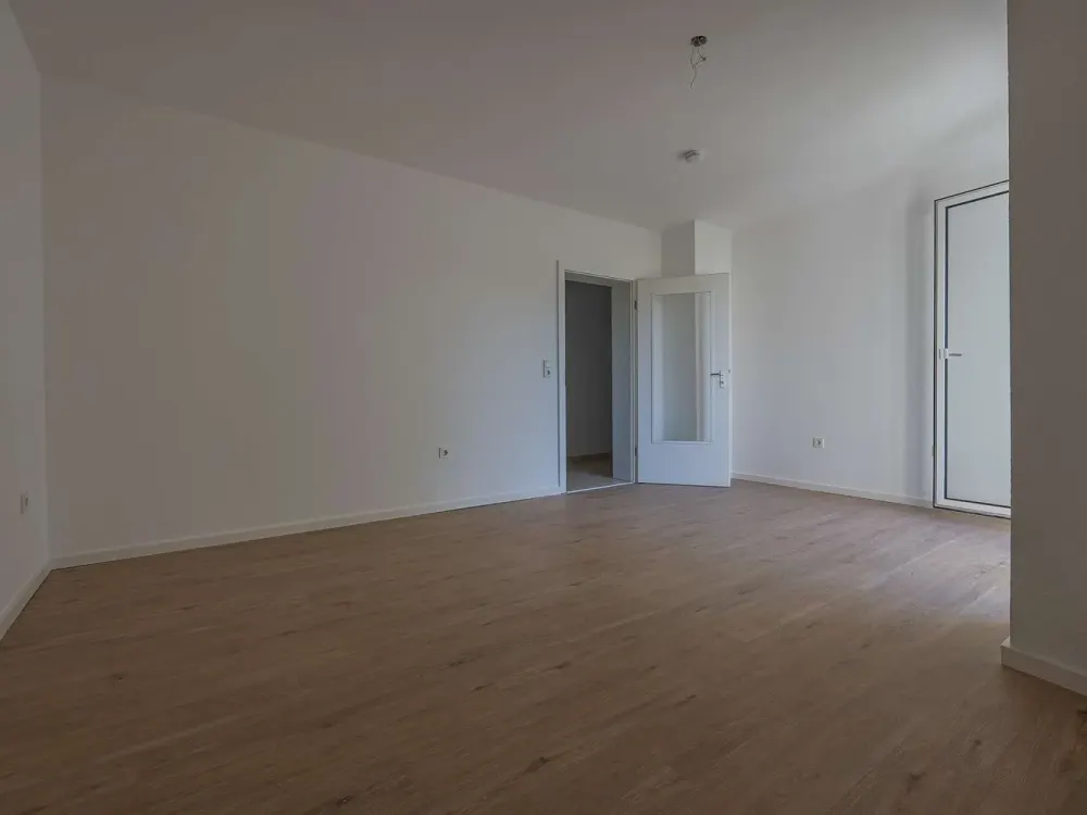 Bright 1.5-Room Apartment with South-Facing Loggia in Köln-Höhenhaus