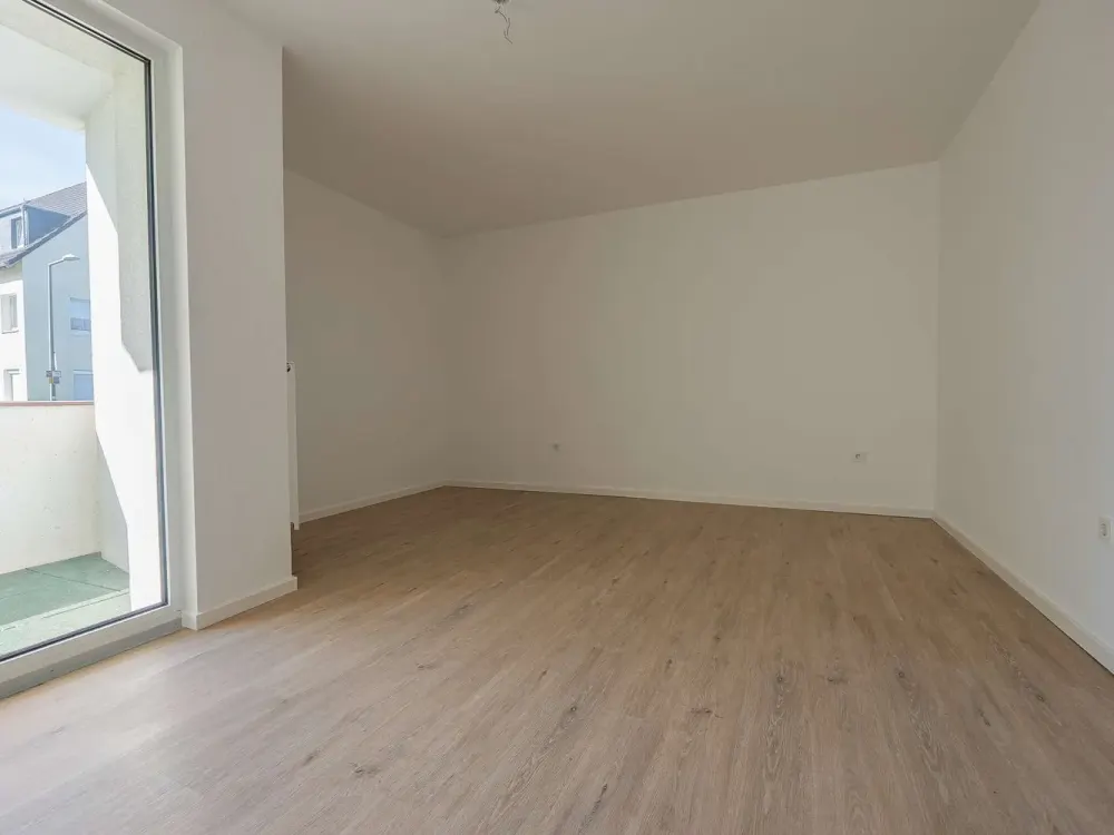 Bright 1.5-Room Apartment with South-Facing Loggia in Köln-Höhenhaus