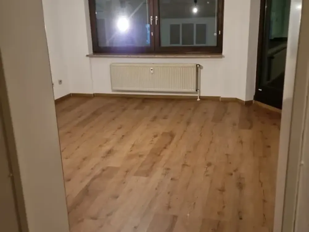Limmerstr: Schöne 3 ZKB mit Balkon und Fahrstuhl