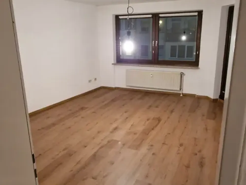 Limmerstr: Schöne 3 ZKB mit Balkon und Fahrstuhl
