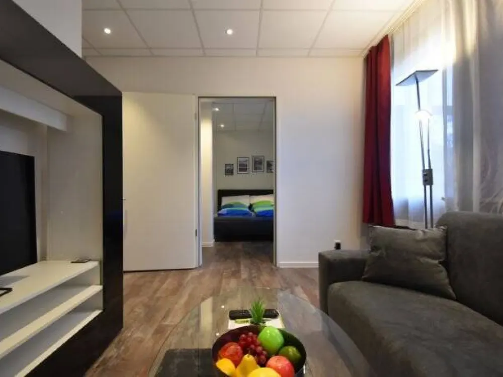 2-Zimmer-Lounge-Apartment, komplett ausgestattet, zentral in Niederrad