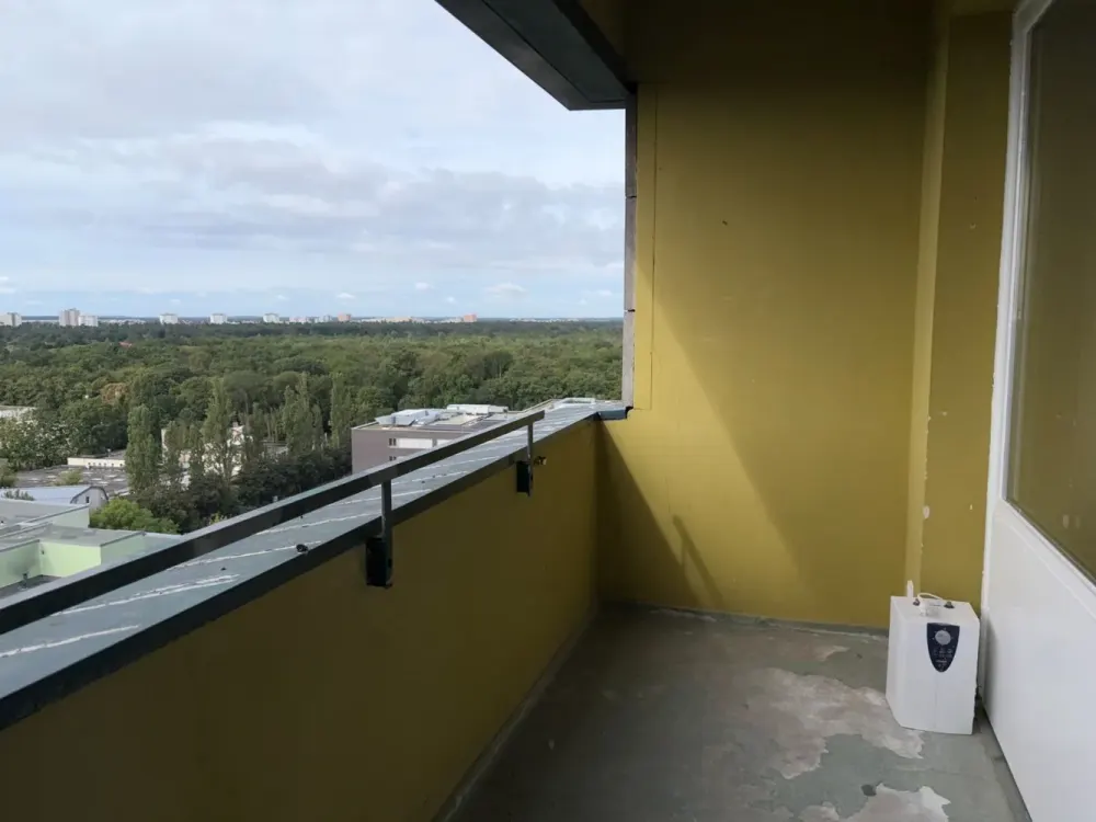 Nichts für schwache Nerven - Pärchen-Apartment im 13. OG - mit Balkon und Aufzug!