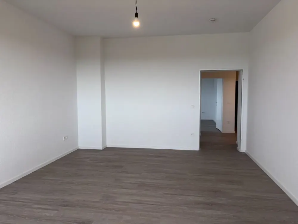 Nichts für schwache Nerven - Pärchen-Apartment im 13. OG - mit Balkon und Aufzug!