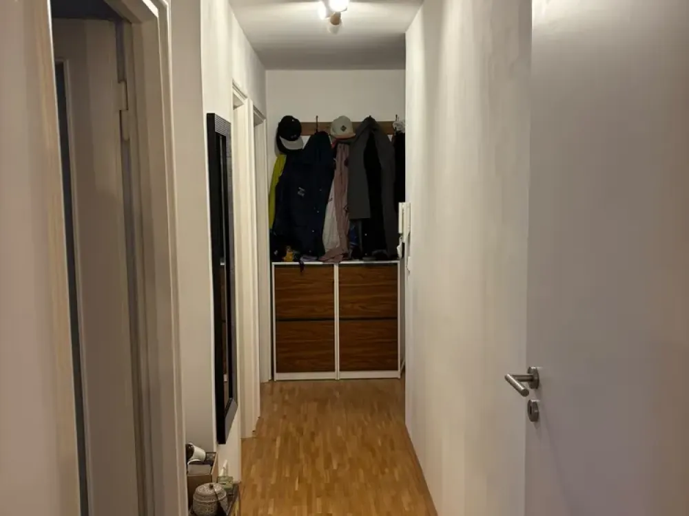 Zentrale Ruheoase nahe der Münchner Freiheit mit drei Zimmern und Balkon