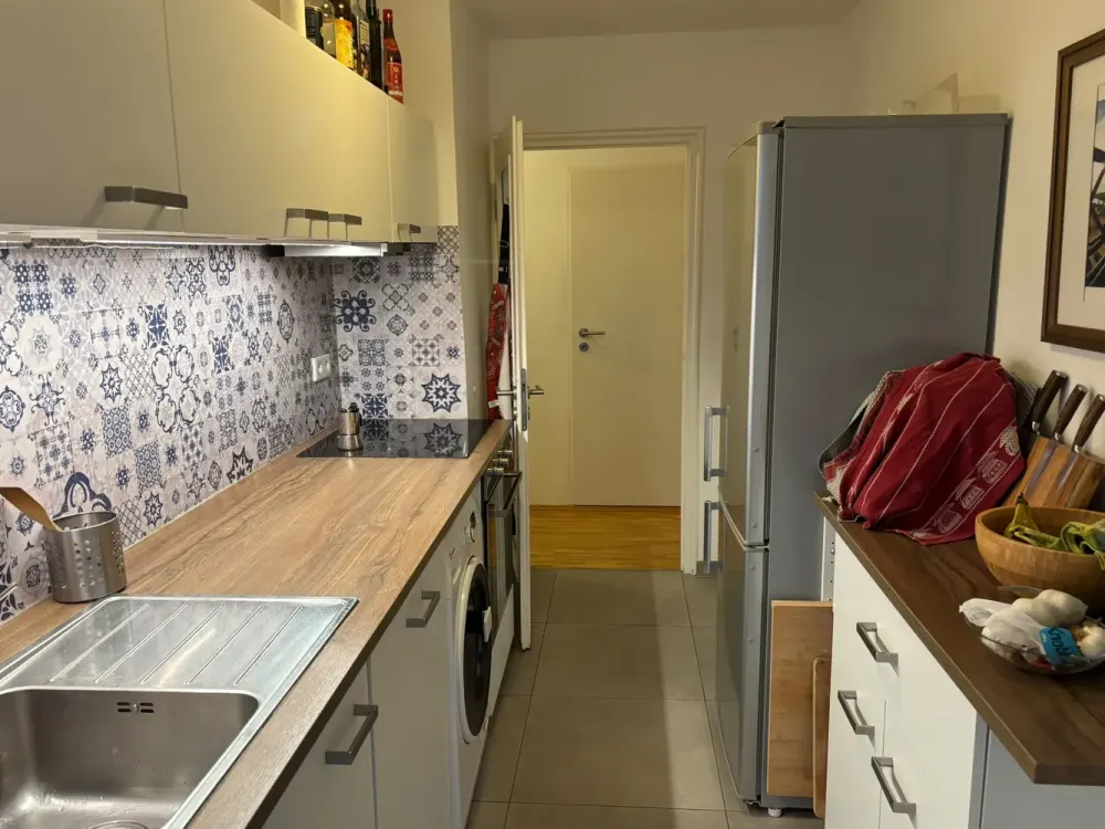 Zentrale Ruheoase nahe der Münchner Freiheit mit drei Zimmern und Balkon