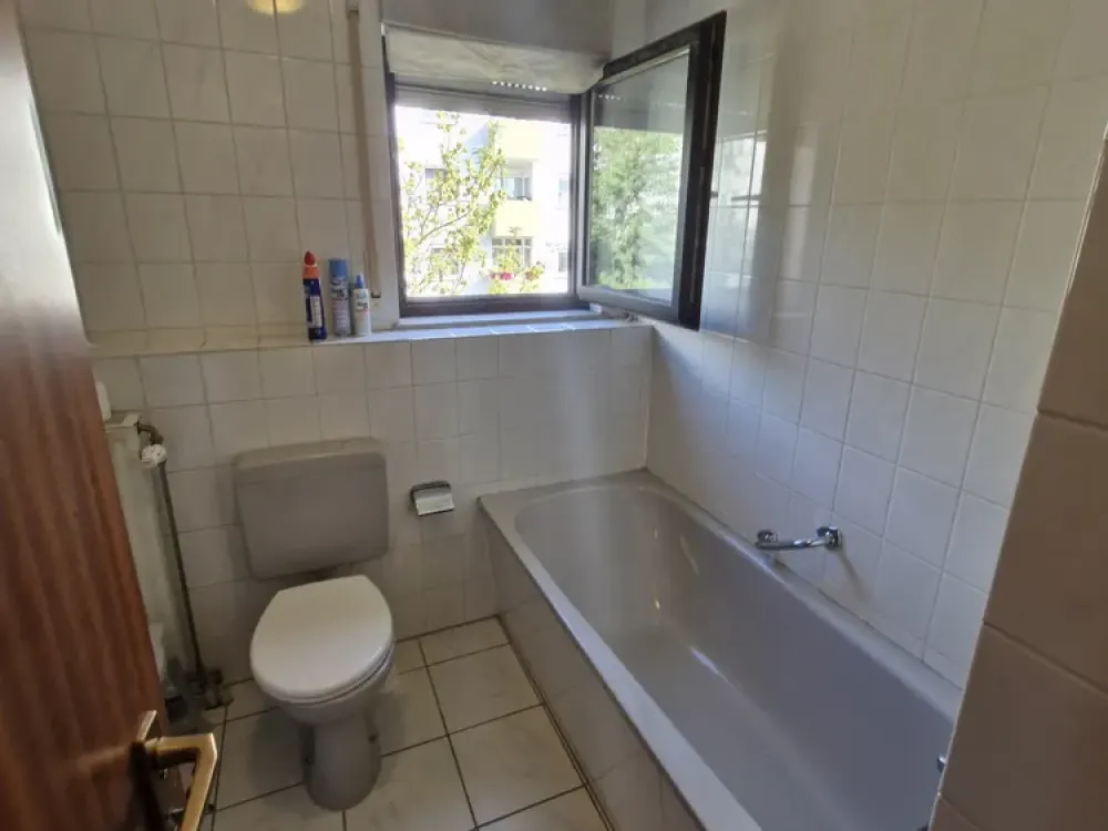 Schöne helle 3 Zimmer Wohnung im 3. Stock im Offenbacher Nordend mit Küche