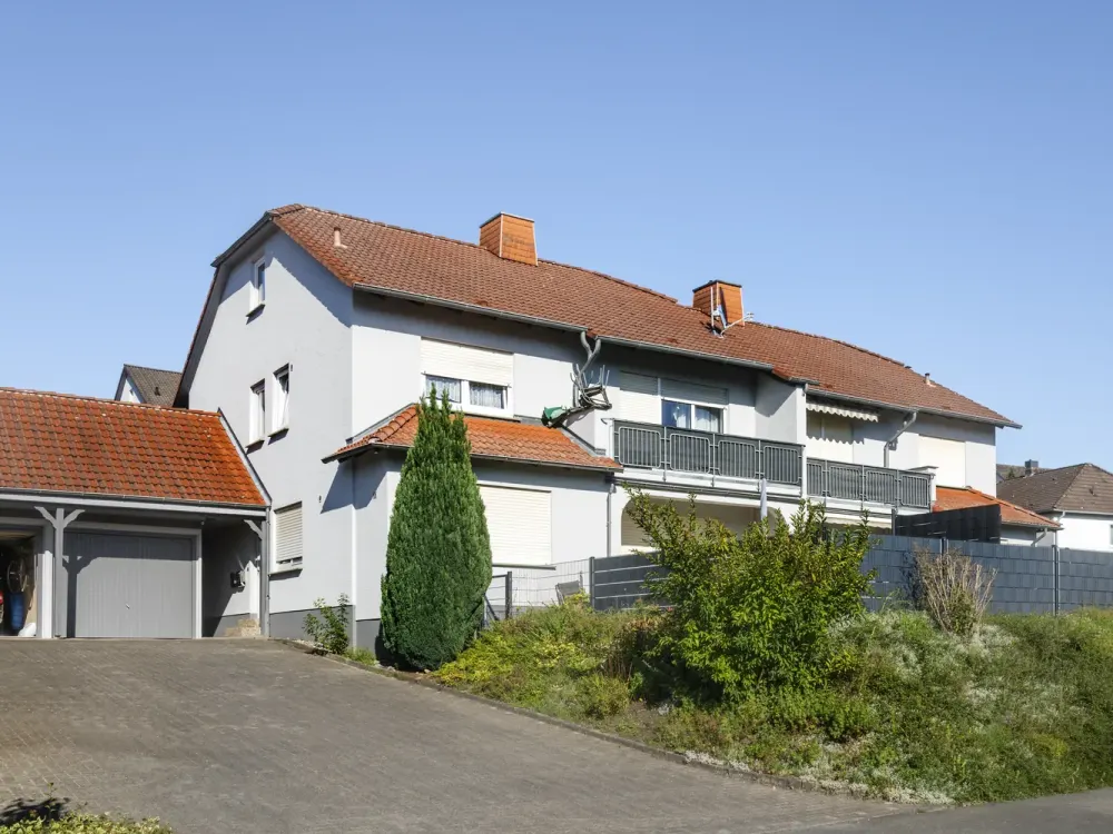 Moderne 3-Zimmer-OG Wohnung mit Balkon und Einbauküche in ruhiger Lage von Körle