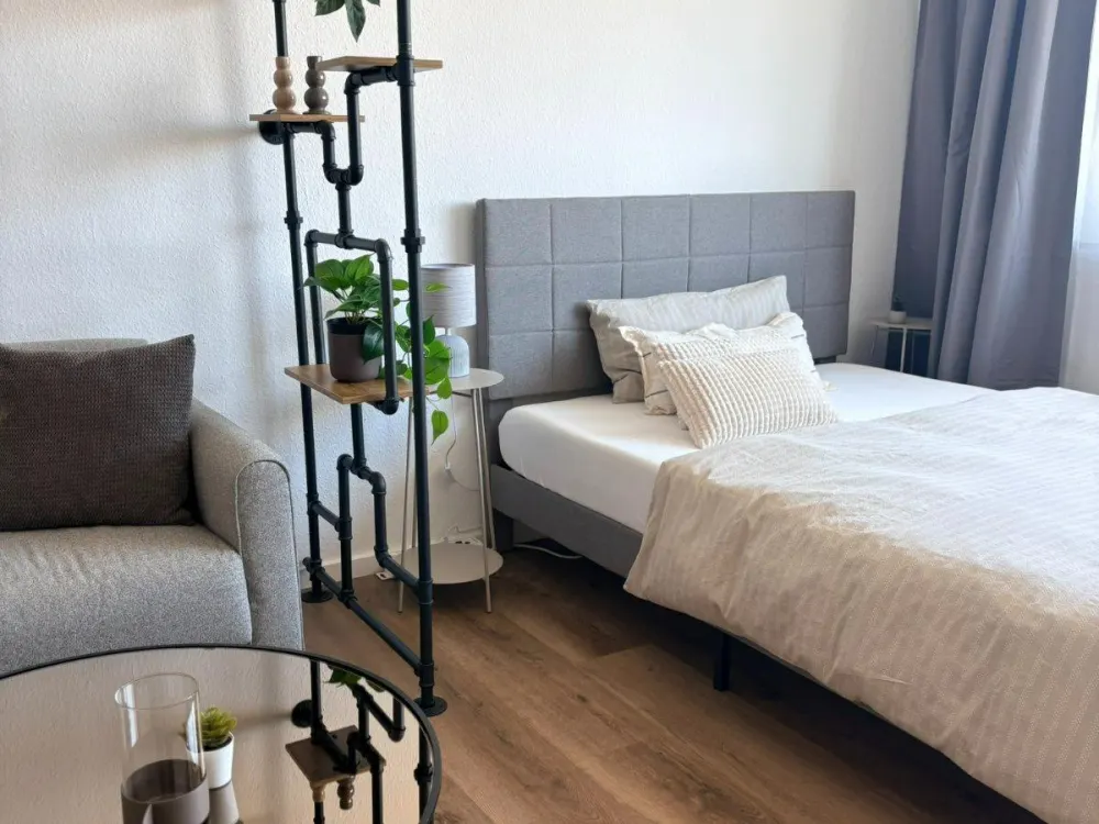 Möbliert - Aussicht - Renoviert - Stadtmitte