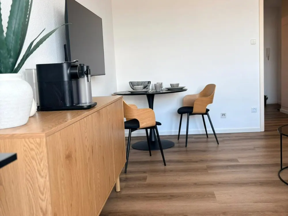 Möbliert - Aussicht - Renoviert - Stadtmitte
