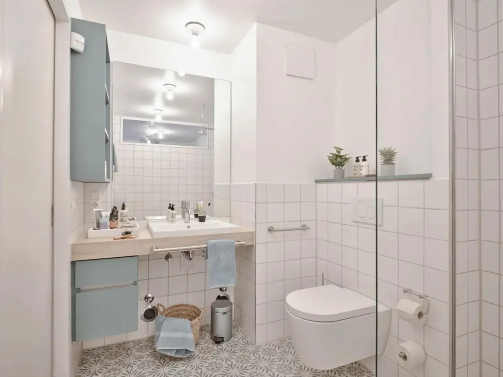 Modernes 1-Zimmer-Apartment mit Balkon | Concierge, Aufzug & EBK