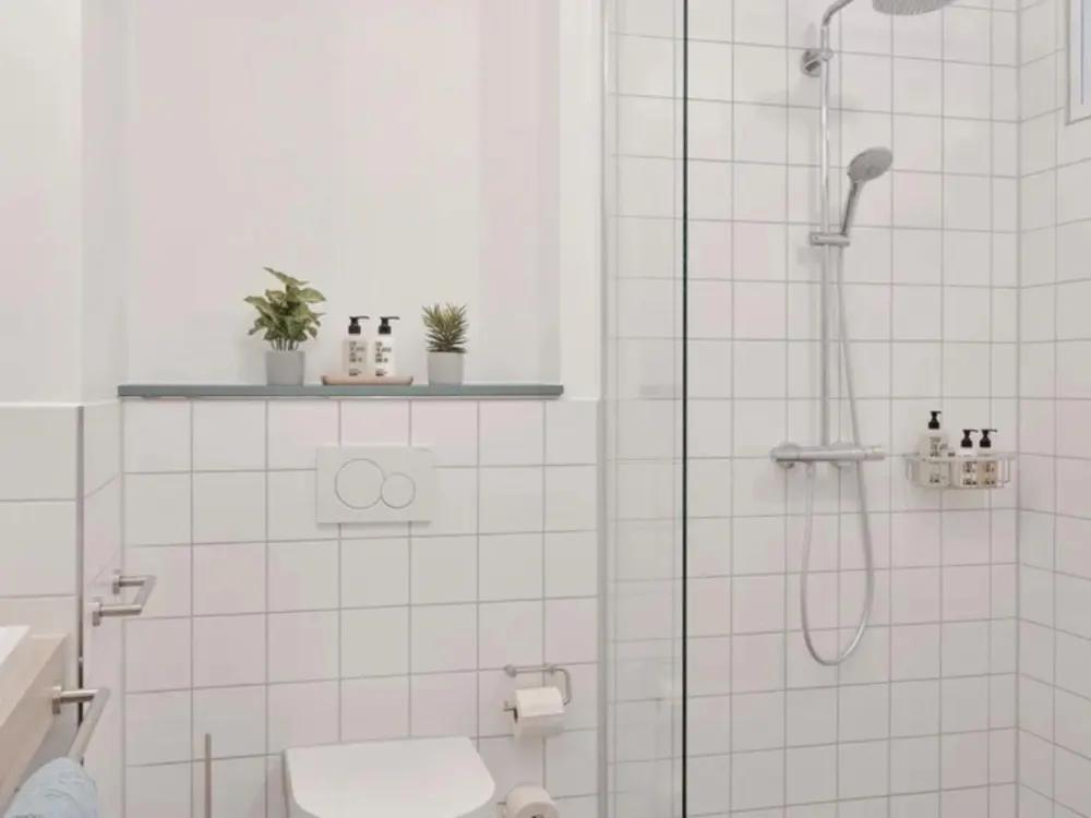 Modernes 1-Zimmer-Apartment mit Balkon | Concierge, Aufzug & EBK