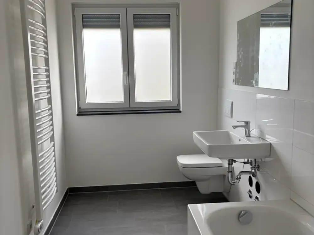 Move-in Ready New Build - 4-Room Upper Floor Apartment with Balcony, Ground Level