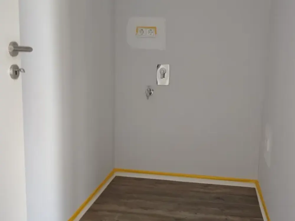 Move-in Ready New Build - 4-Room Upper Floor Apartment with Balcony, Ground Level