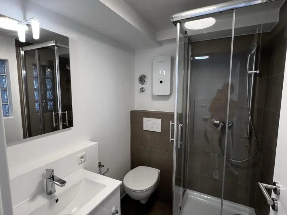 Neu renovierte voll ausgestattetes 1 Zimmerappartement im Stadtkern Degerloch