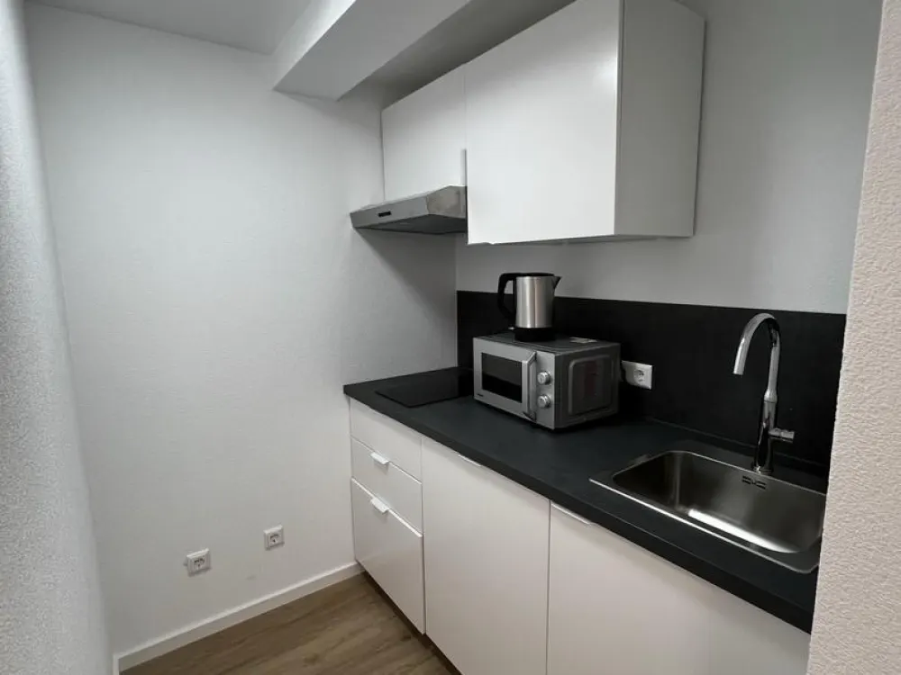 Neu renovierte voll ausgestattetes 1 Zimmerappartement im Stadtkern Degerloch