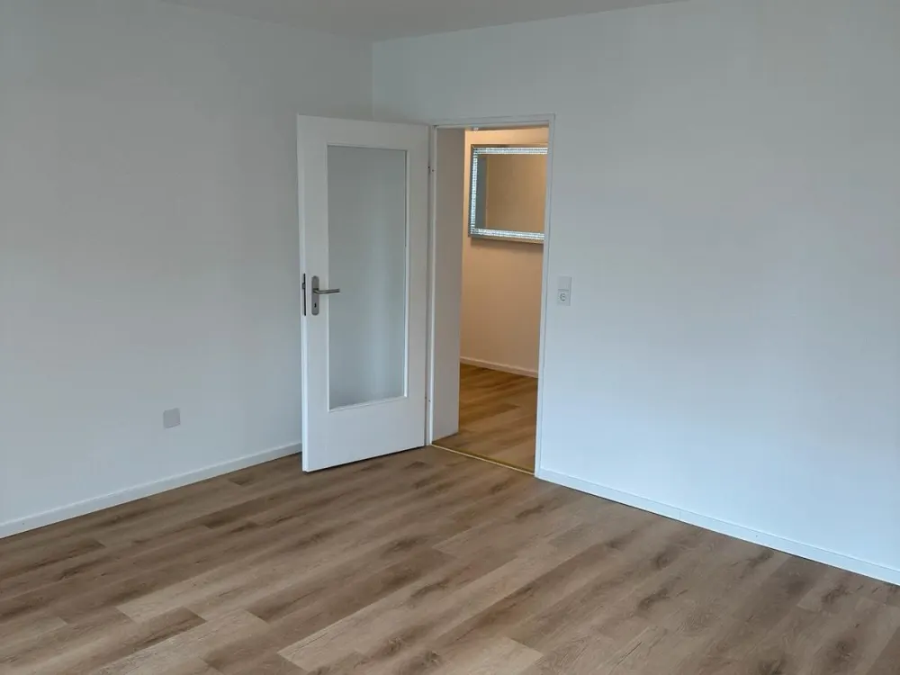 Wohnung .3 Zimmer Wohnung ca. 74 m2, mit Balkon,Garage