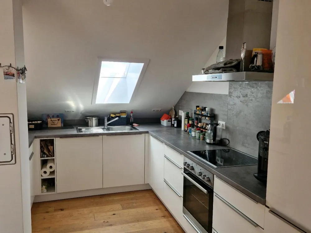 helle Dachgeschosswohnung