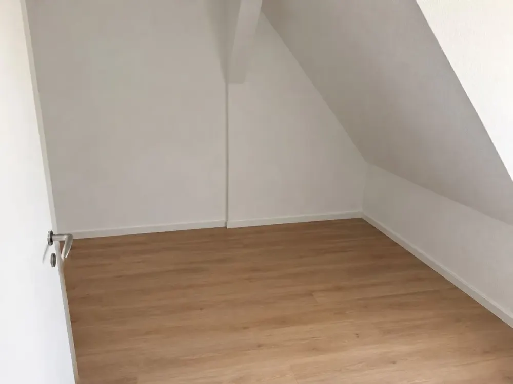 Lively Living in Köpenick: Bright 2-Room Apartment with Balcony