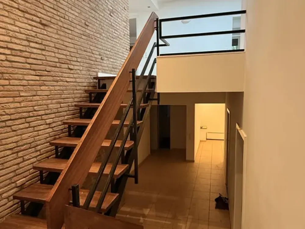 Außergewöhnliches Architektenhaus mit 6-Zimmern Loft-Charakter, Kamin und Terrasse am Schwarzbach