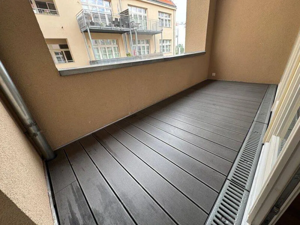 Finally Home: Attractive 2-Room Apartment with Fitted Kitchen and Loggia