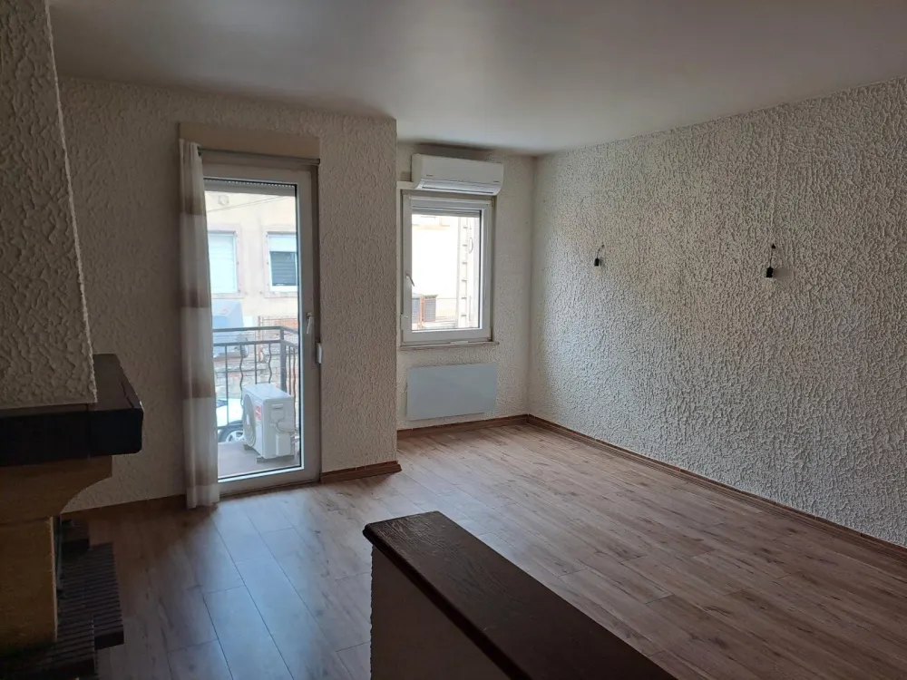 Apartment in Petite Rosselle with Kitchen and Large Terrace