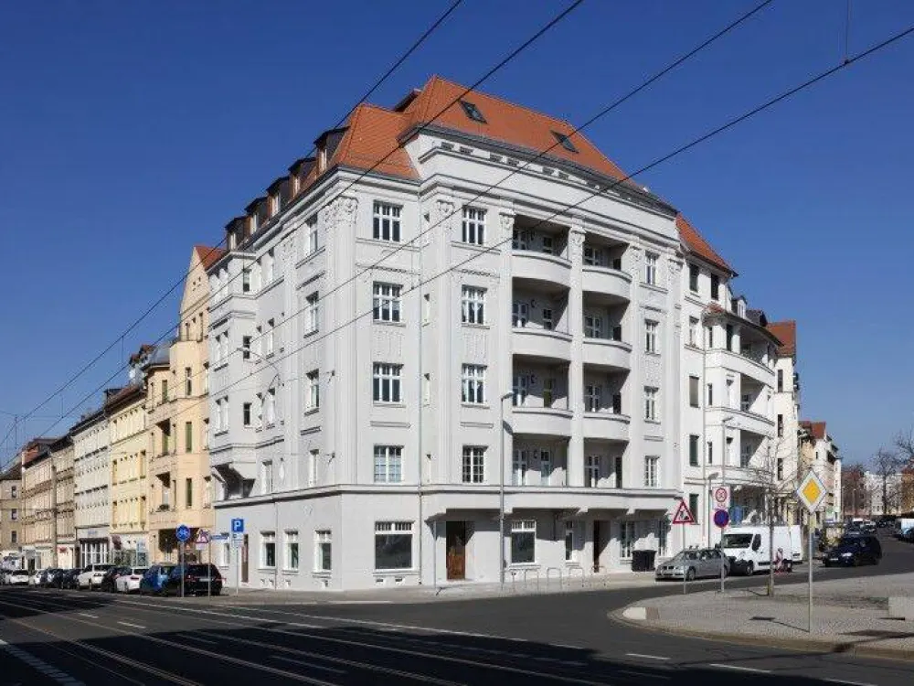 Hochwertig sanierte 3-Zimmerwohnung mit Balkon !