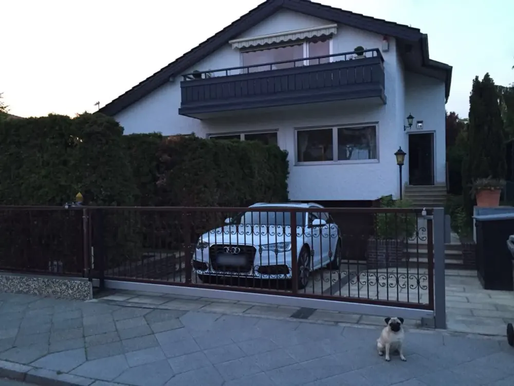 Wohnung im renovierten Einfamilienhaus - Ab Sofort Bezugsfrei- KEIN WBS !!!