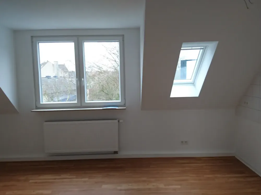 sehr schönes Dachgeschoss-Appartement mit Blick ins Grüne
