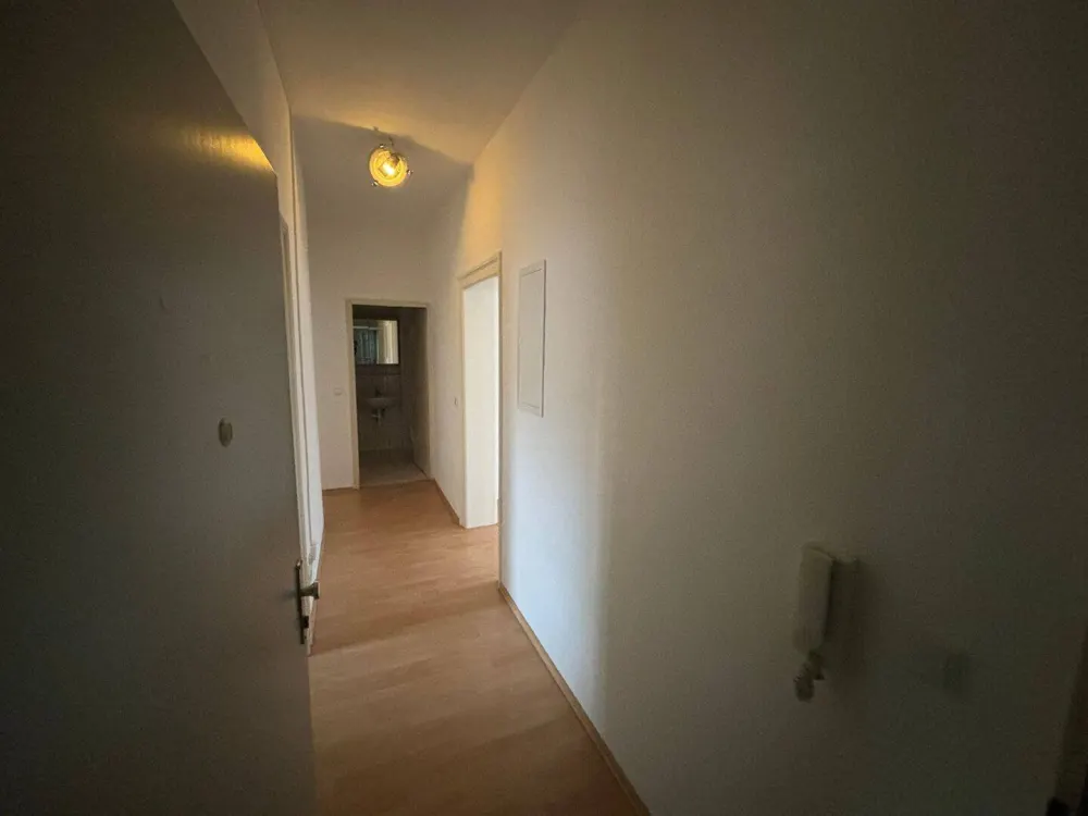 Ideal für 1-2 Personen: Gepflegte 2-1/2-Zi-Wohnung Südstadt/Voltastrasse ohne Balkon/ohne Lift im 3. OG