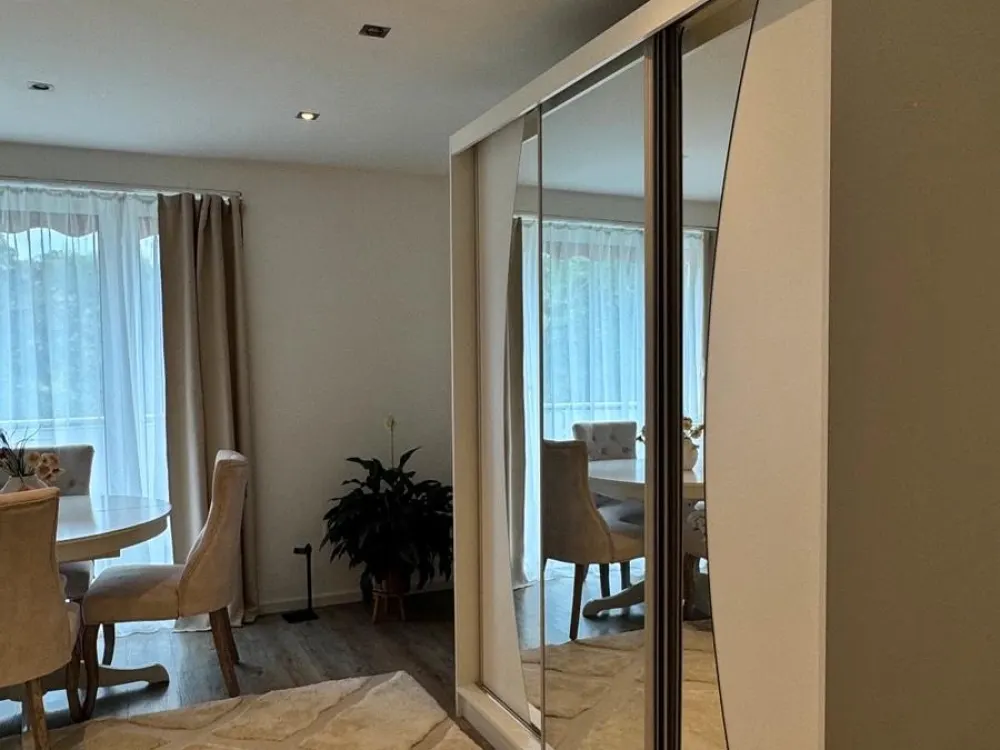 Helle, voll möblierte 1-Zimmer-Wohnung mit Balkon