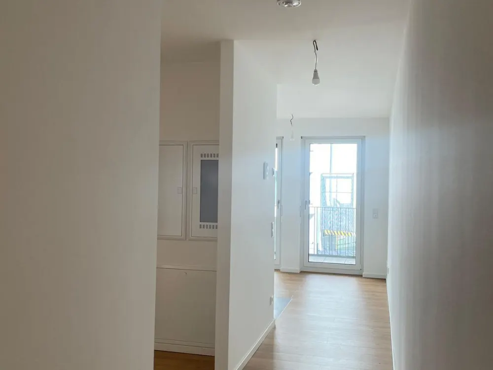Balkon-2-Zimmer-Terrassenwohnung mit moderner Küche in Frankfurt