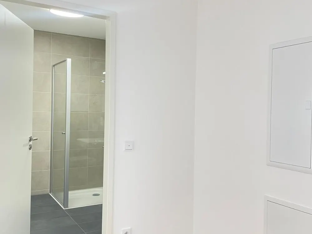 Balkon-2-Zimmer-Terrassenwohnung mit moderner Küche in Frankfurt