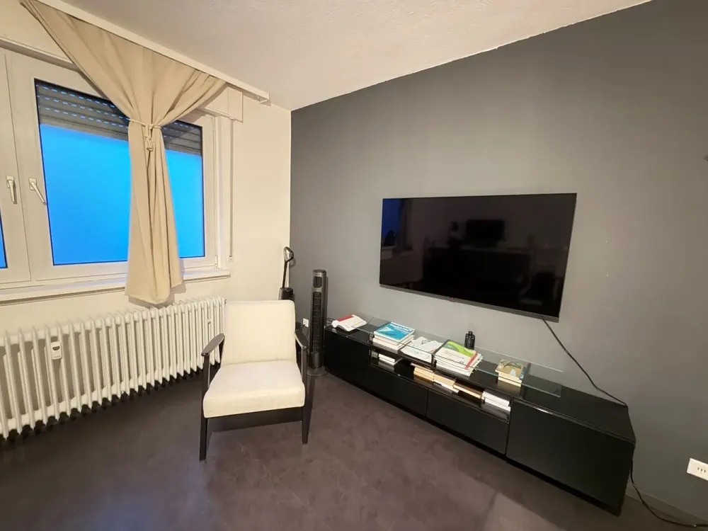 Modernized 1-Room Ground Floor Apartment with Fitted Kitchen in a Very Good Location in Karlsruhe