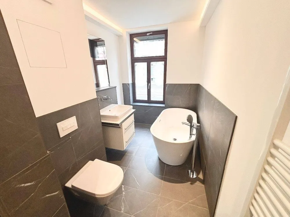 Wohnen mit Stil! + Erstbezug + Balkon + Parkett + Fußbodenheizung + Wanne & Dusche + LED-Licht