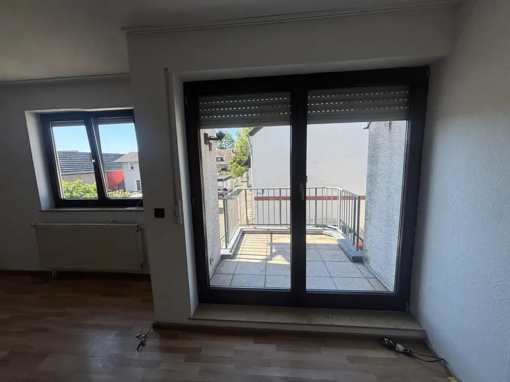 Schöne 2 Zimmer Wohnung direkt am Rhein