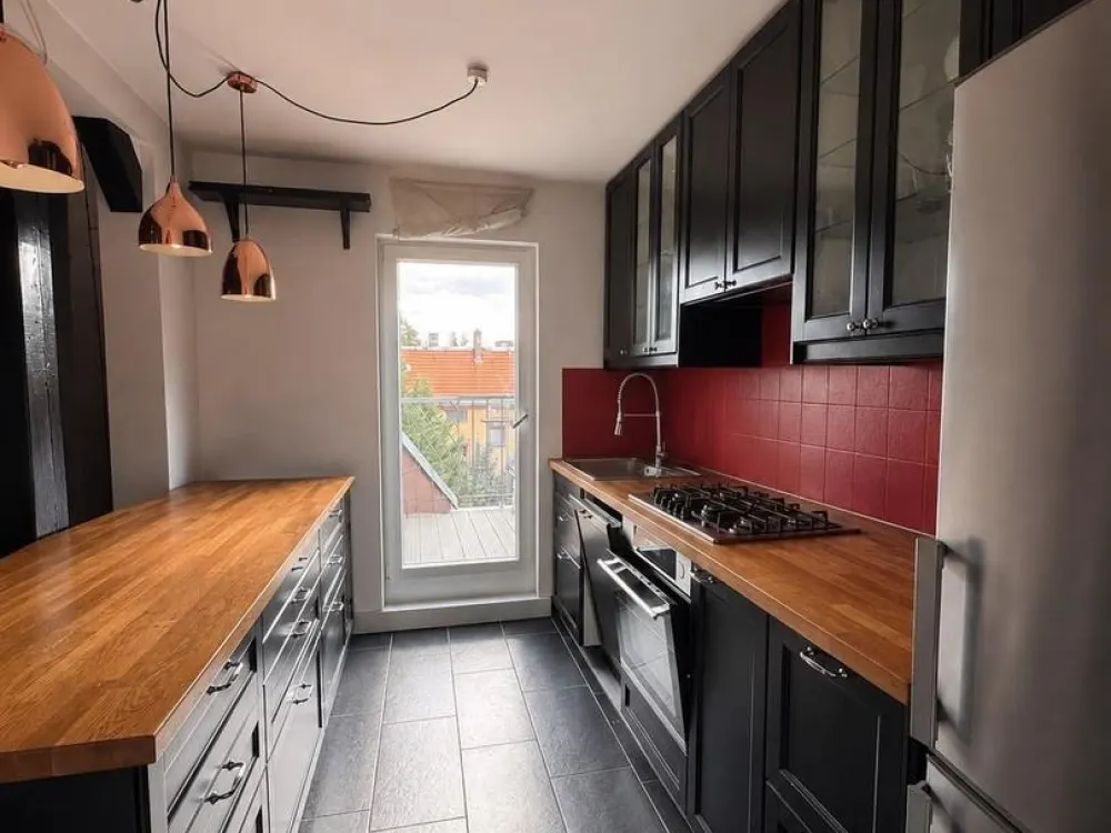 hell & möbliert: 2-Zimmer-Wohnung mit Balkon · 69 m² · befristet