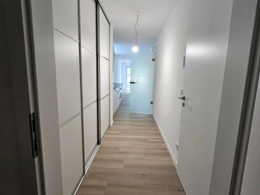 Neubau 1 Z. Wohnung, ca.52m2, Souterrain, mit Einbauküche