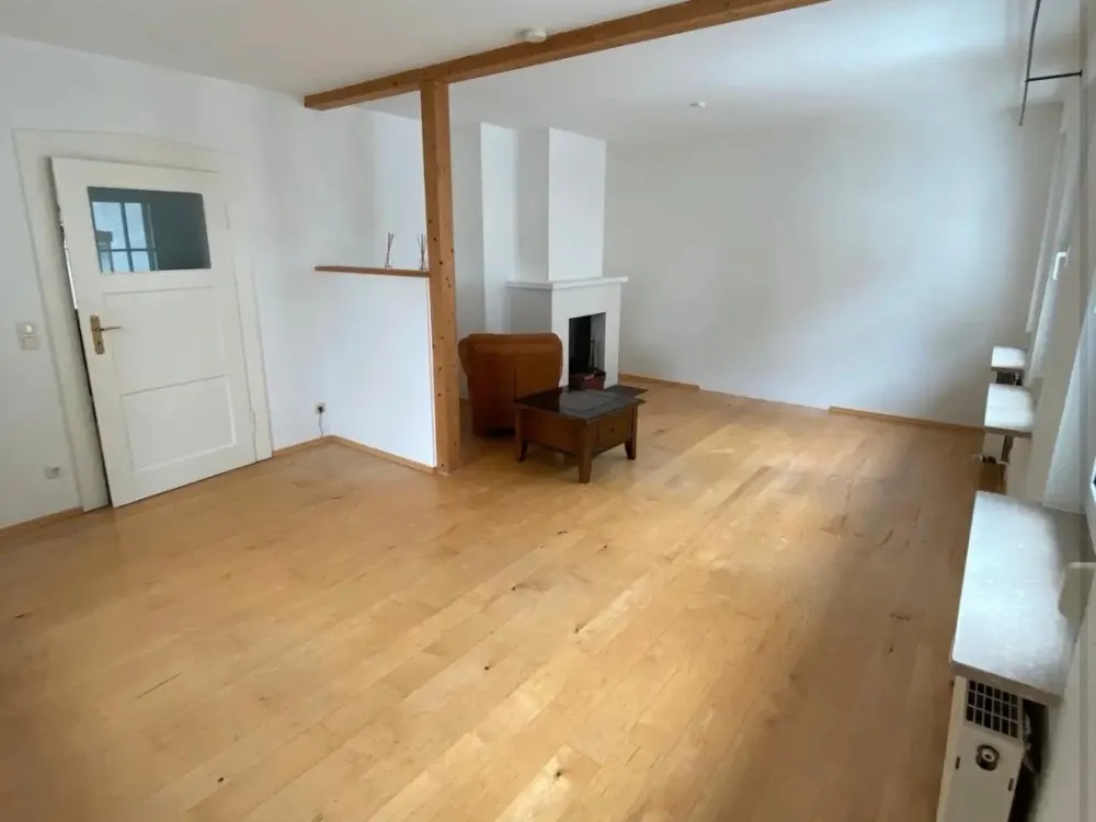 Stilvolle, sanierte 2-Zimmer-Wohnung mit Einbauküche in Nürnberg