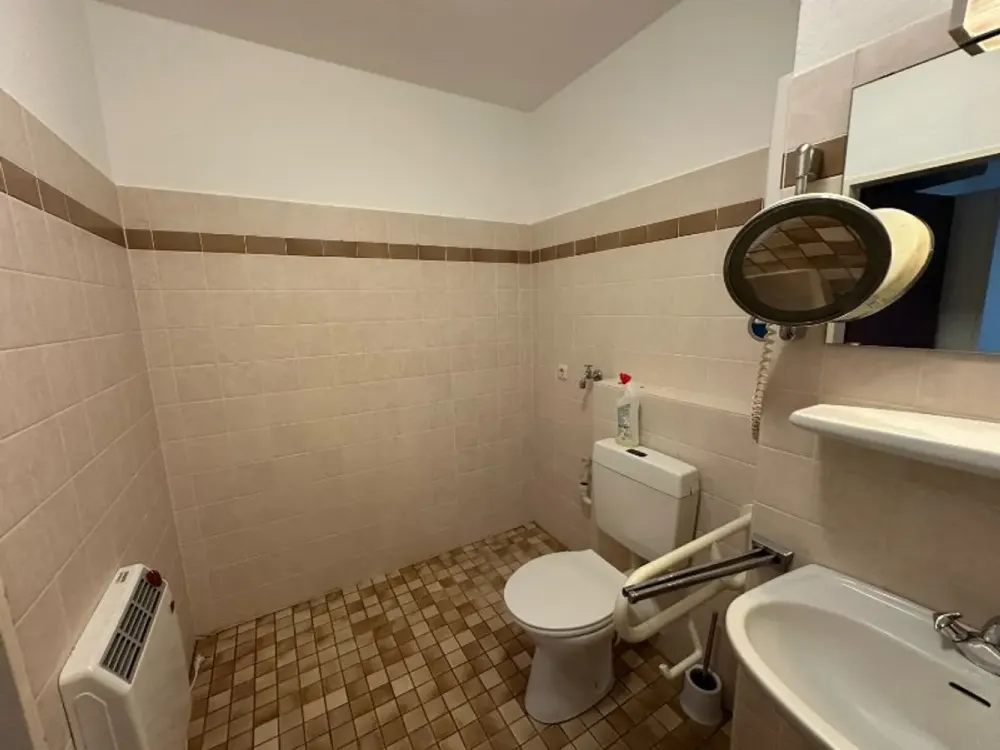 Small 2-Room Apartment with Potential - Quiet Location