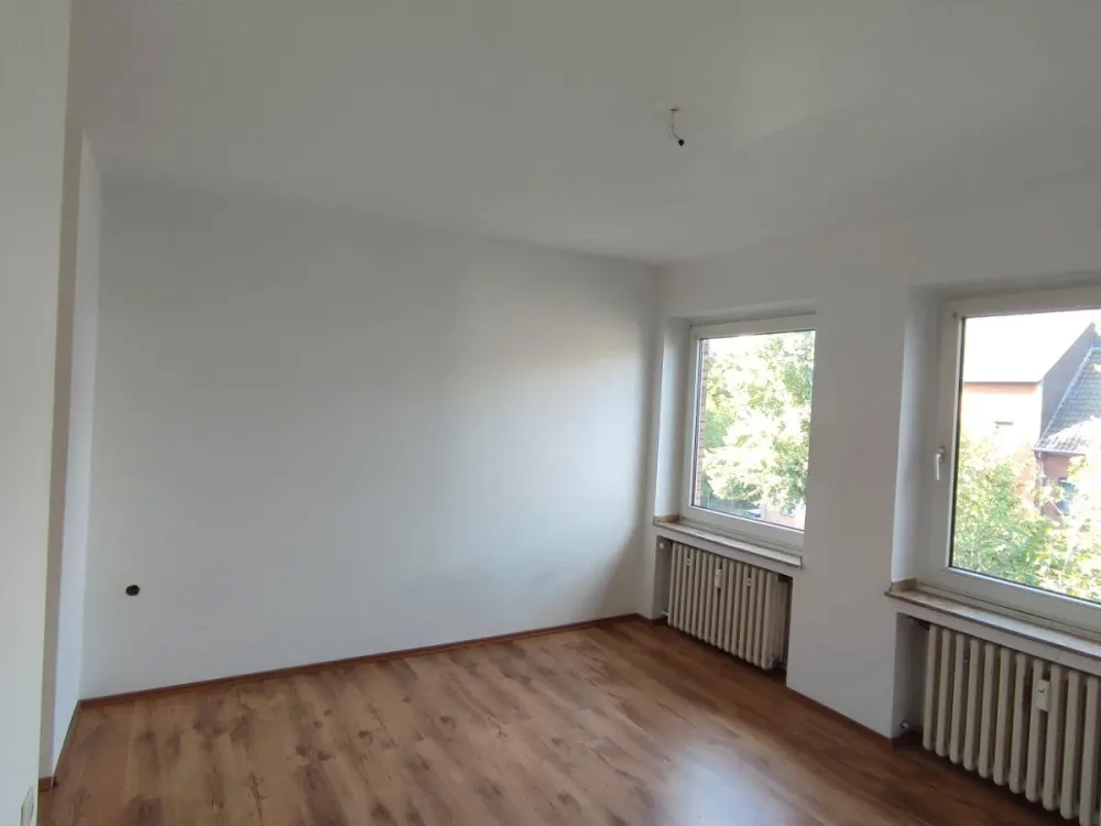 Schöne helle 4Zi KDB Balkon Wohnung in NE, Gnadental