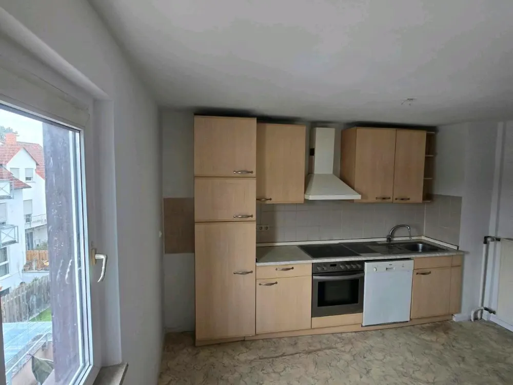 Renovierte 2 Zimmer- Dachgeschosswohnung in Obertshausen ab sofort zu vermieten