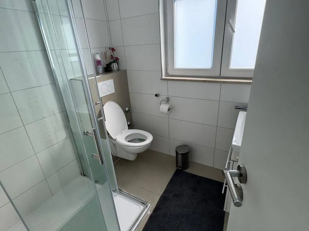 Möblierte Maisonette mit Balkon in gehobener Lage