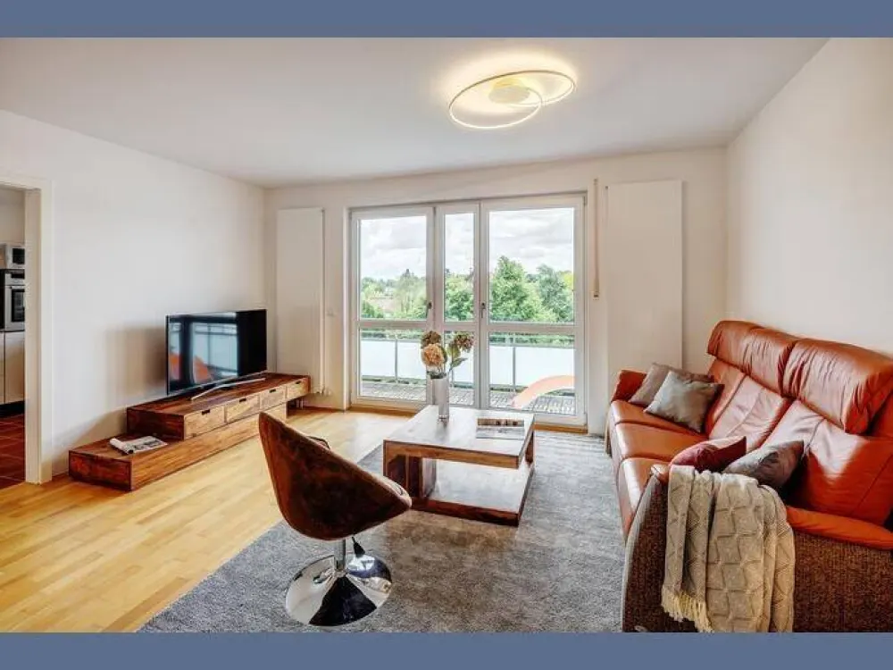 Möbliert: Helle 3-Zimmer Wohnung, Balkon und Home-Office-Option